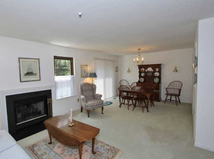 1475 Conifer Dr, West Chester, PA 19380 Living Room