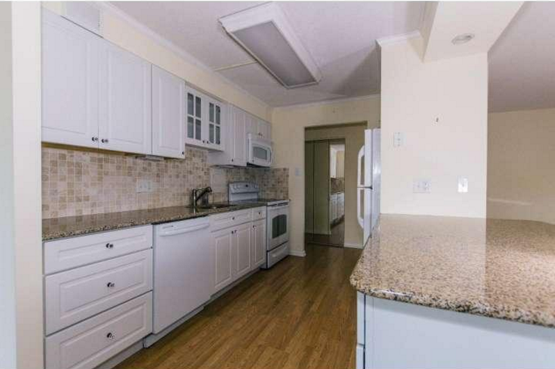 1001 City Avenue #WA502, Wynnewood, PA 19096 Kitchen