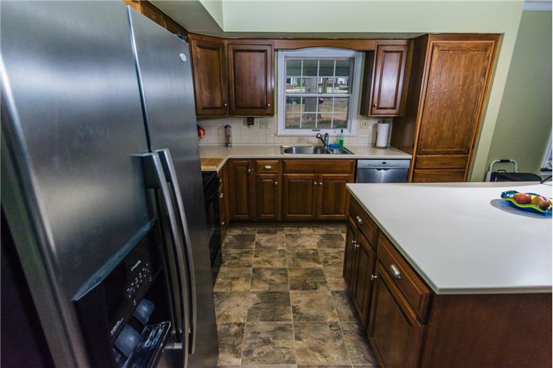 513 Watch Hill Road Kitchen