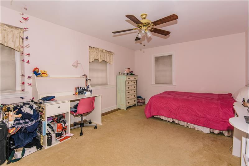 1604 Ridgeway Road, Havertown, PA 19083 