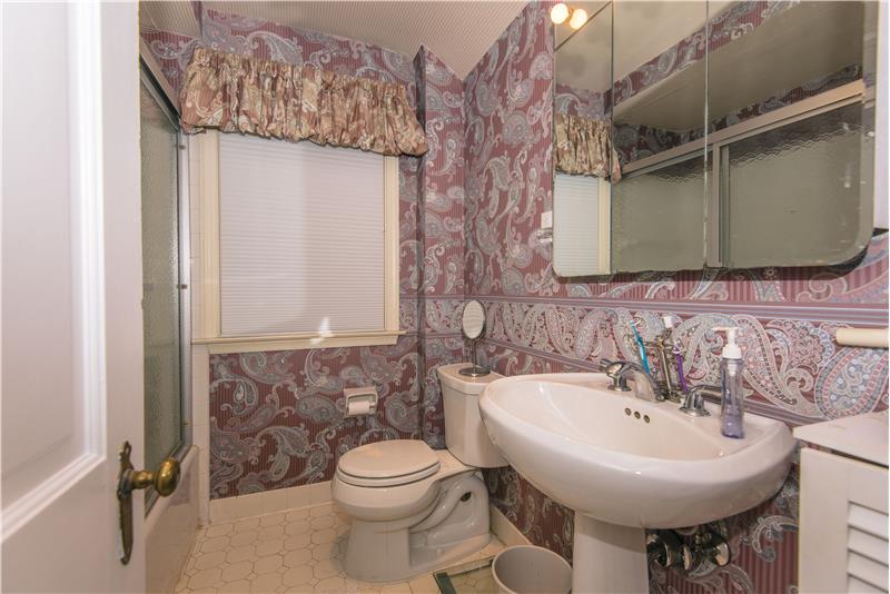 1604 Ridgeway Road, Havertown, PA 19083 