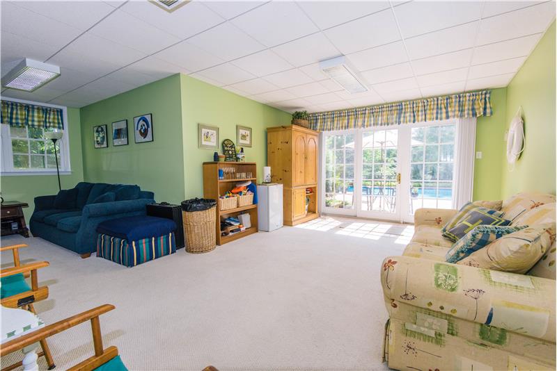 1708 Adler Lane Full Finished Basement