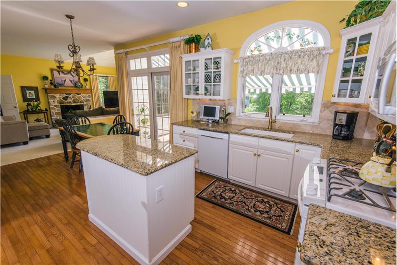 1708 Adler Lane Eat in Kitchen