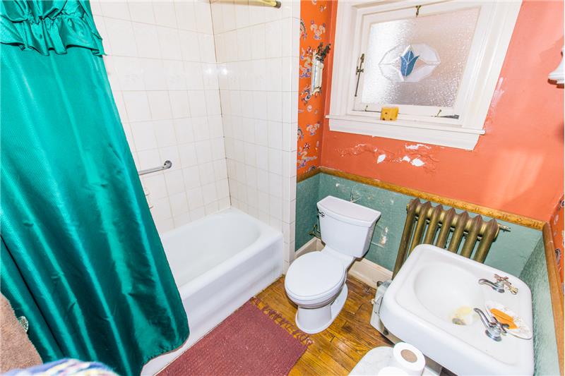 108 E Main Street Bathroom