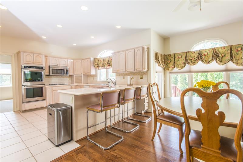 1752 Thistle Way, Malvern Eat In Kitchen