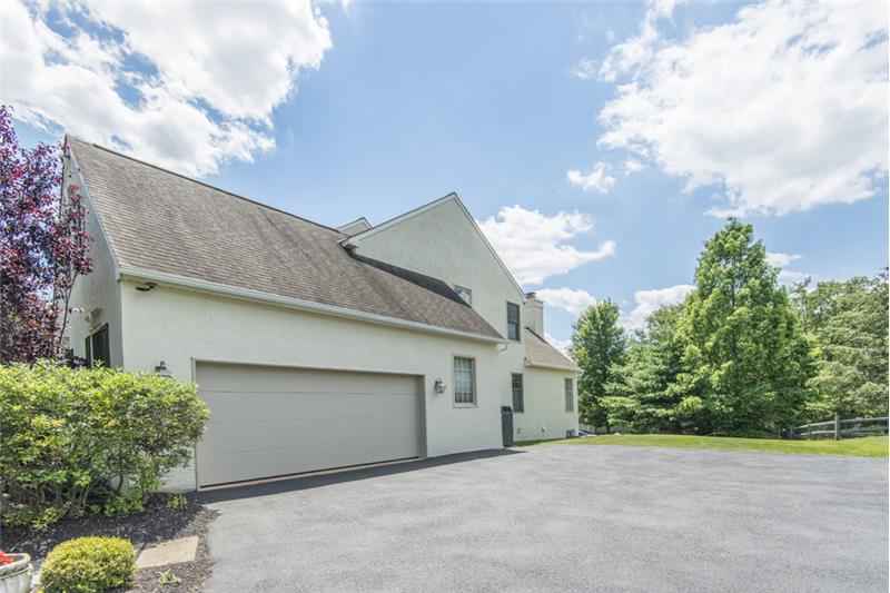 1752 Thistle Way, Malvern Garage