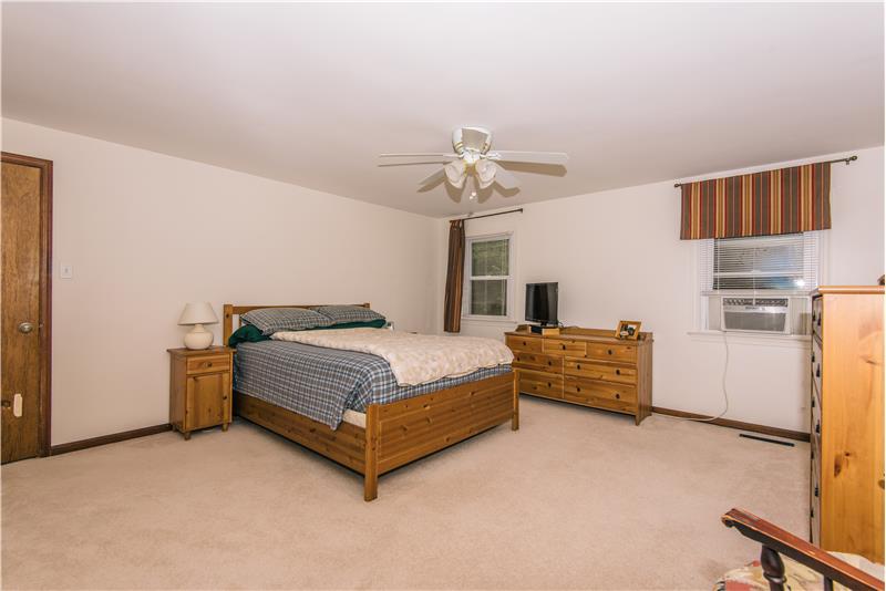 581 Lindsey Drive Bedroom