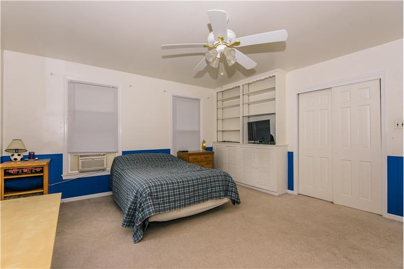 581 Lindsey Drive Bedroom