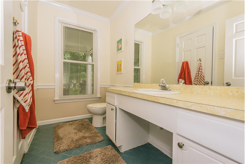 581 Lindsey Drive Bathroom