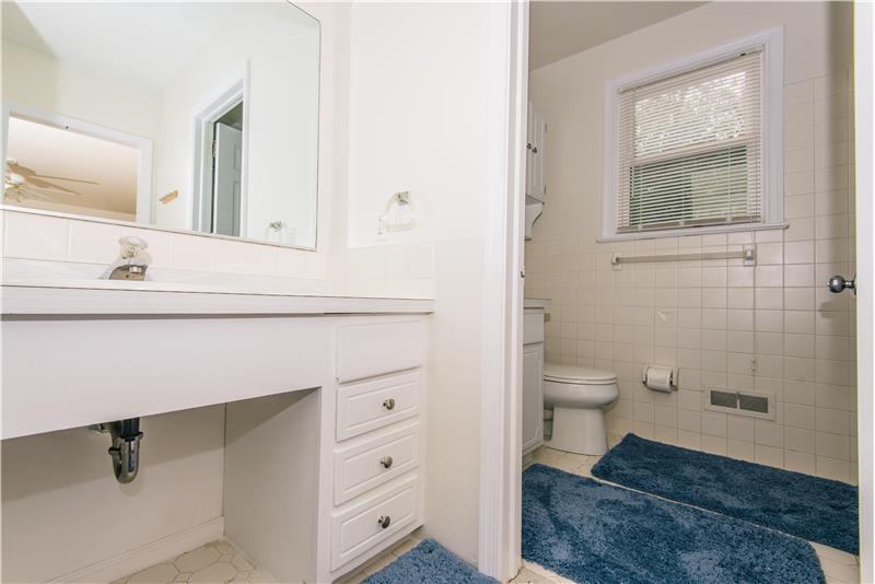 581 Lindsey Drive Bathroom