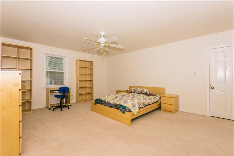 581 Lindsey Drive Bedroom