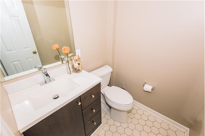 207 Chase Road, Chesterbrook Bathroom