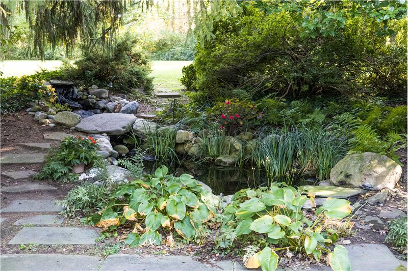 725 Knox Road Koi pond with waterfall