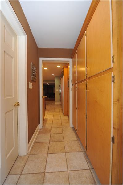 725 Knox Road Hall with Closets