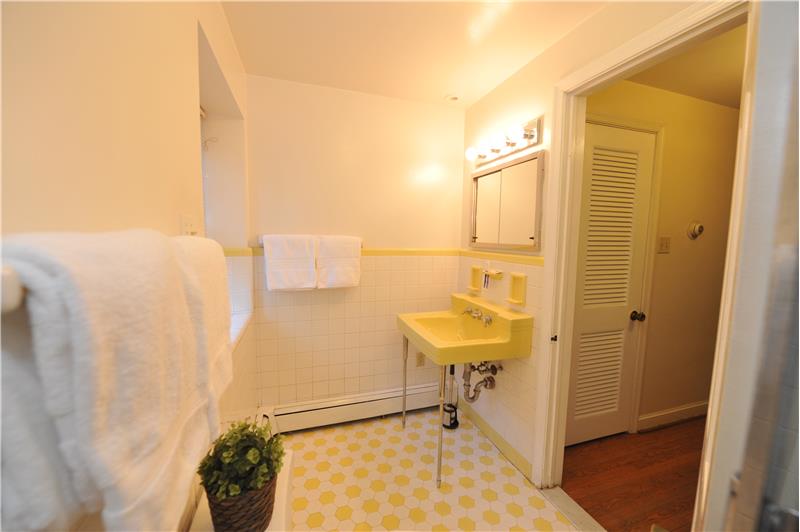 725 Knox Road Bathroom