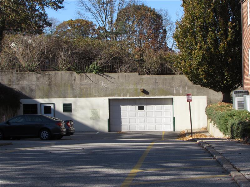 500 E Lancaster Avenue Unit #121C Garage