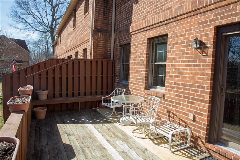 110 Putney Lane Deck