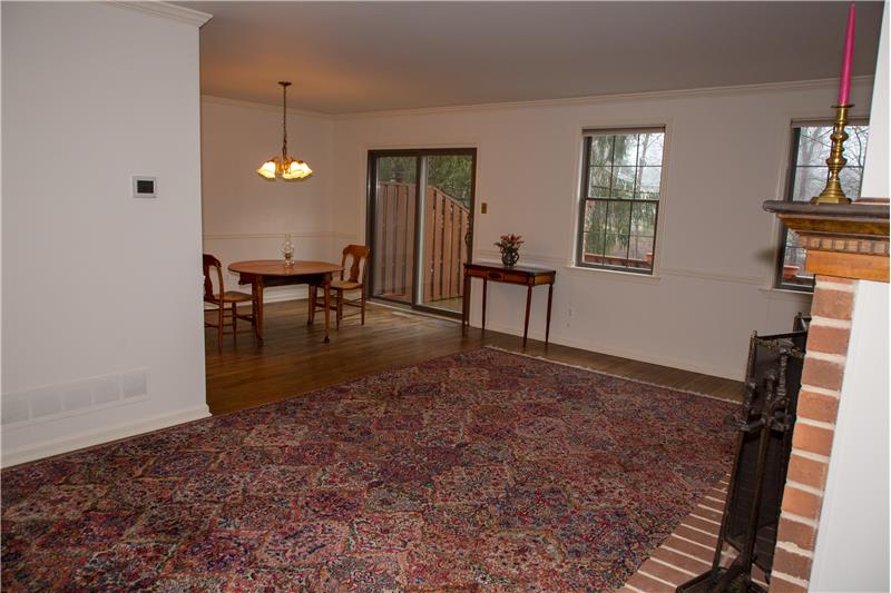 110 Putney Lane Living Room