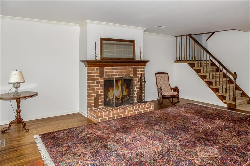 110 Putney Lane Living Room