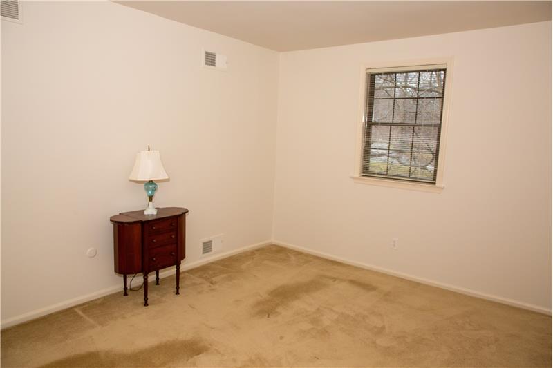 110 Putney Lane Bedroom