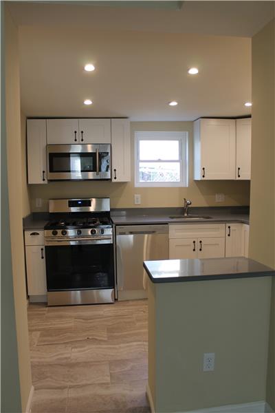 3138 Agate Street - Kitchen