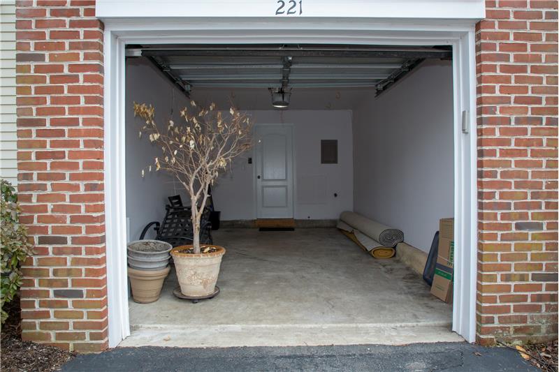 221 Valley Forge Lookout Place - Garage