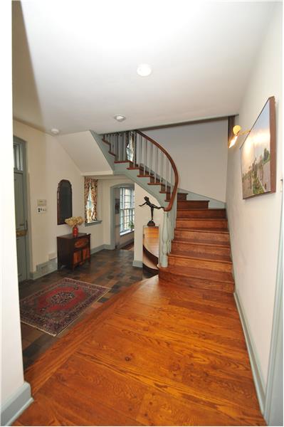 205 Maple Hill Road Curved Grand Staircase