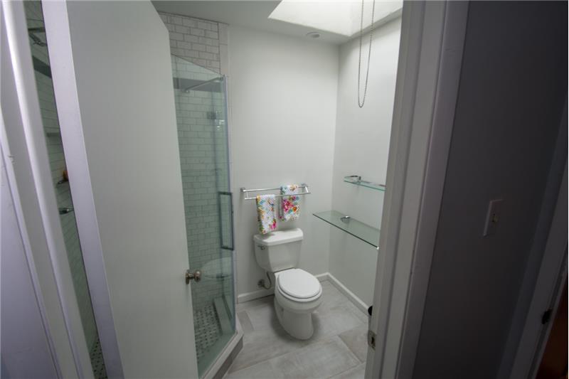 152 Juniper Road Master Bath