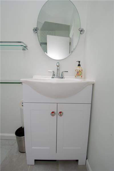 152 Juniper Road Master Bath