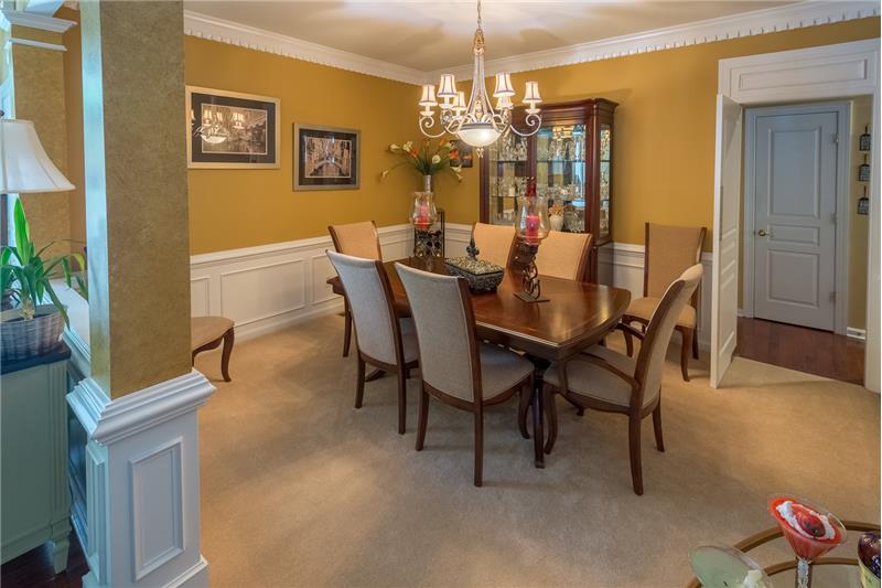 221 Excalibur Drive Dining Room