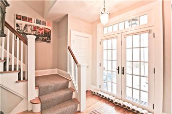Primary listing photos for listing ID 490802