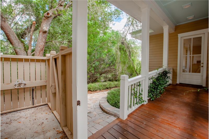 Side entry to mudroom.