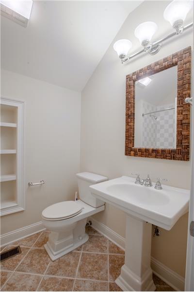 Guest bath above garage.