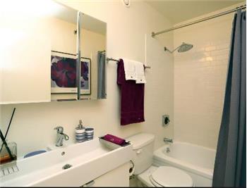 Primary listing photos for listing ID 493043