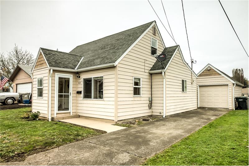 1035 13th Ave SW, Albany, OR