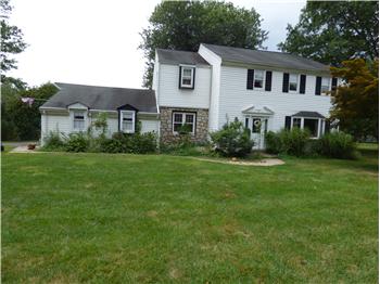 Primary listing photos for listing ID 417944