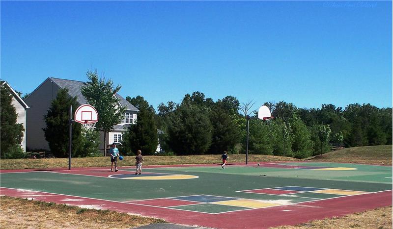 Kiddie Basketball Court at Clareybrook Park