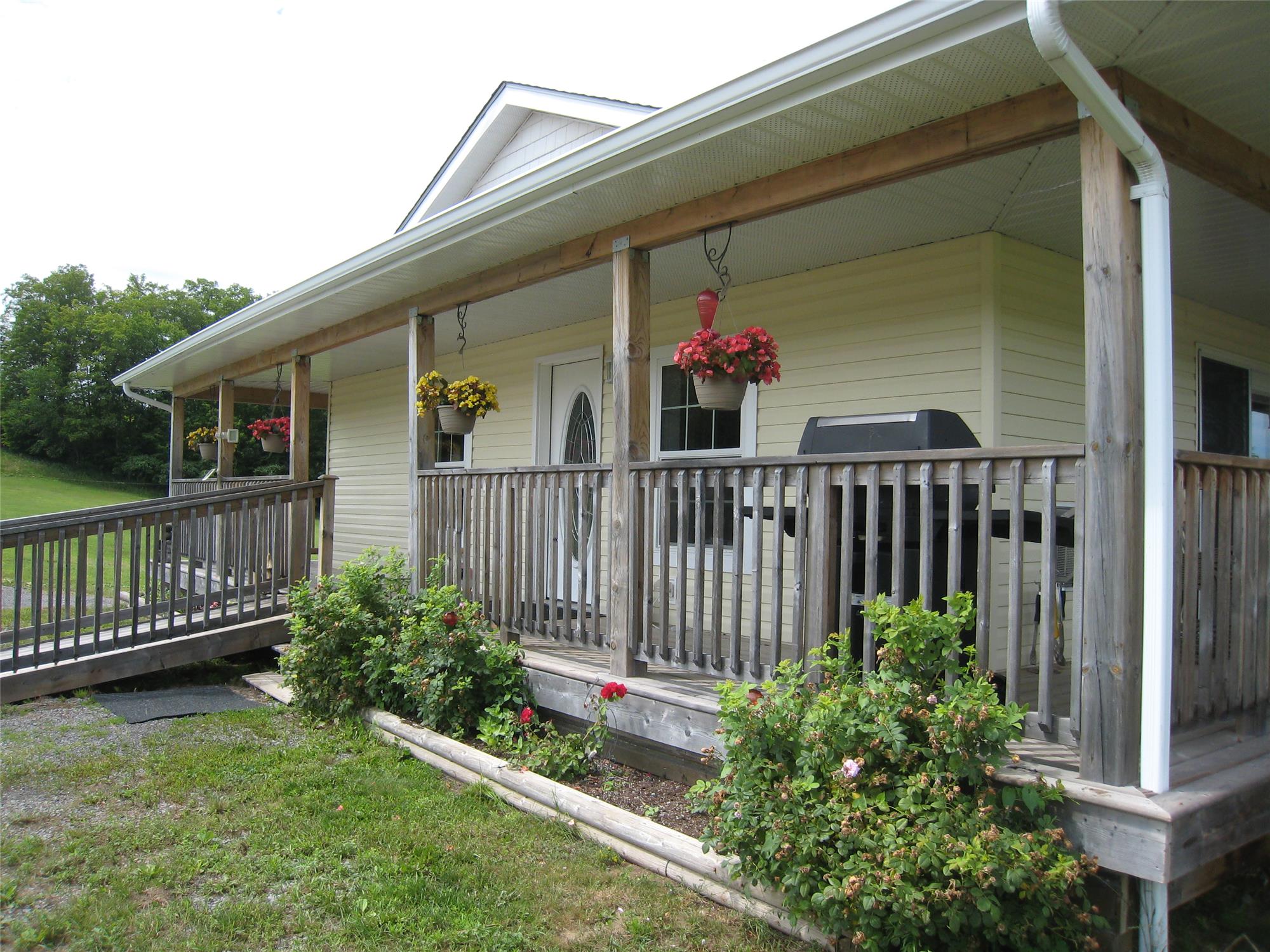 Property pictures of 39 STARLIGHT LANE, SOUTH FRONTENAC, ON K0H 1W0, Canada SOUTH FRONTENAC