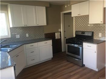 Primary listing photos for listing ID 498038