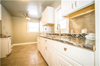 Primary listing photos for listing ID 499683