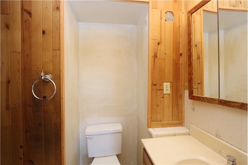 Guest suite bath