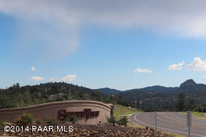 1523 Southview Drive Entrance