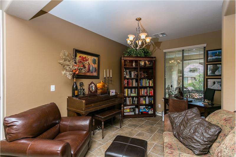 Den/Formal Dining