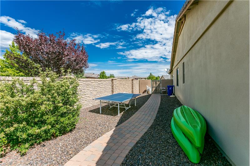 Garage Side Yard