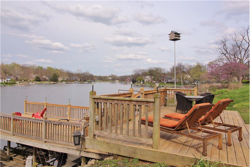 Lake Side Deck and Dock