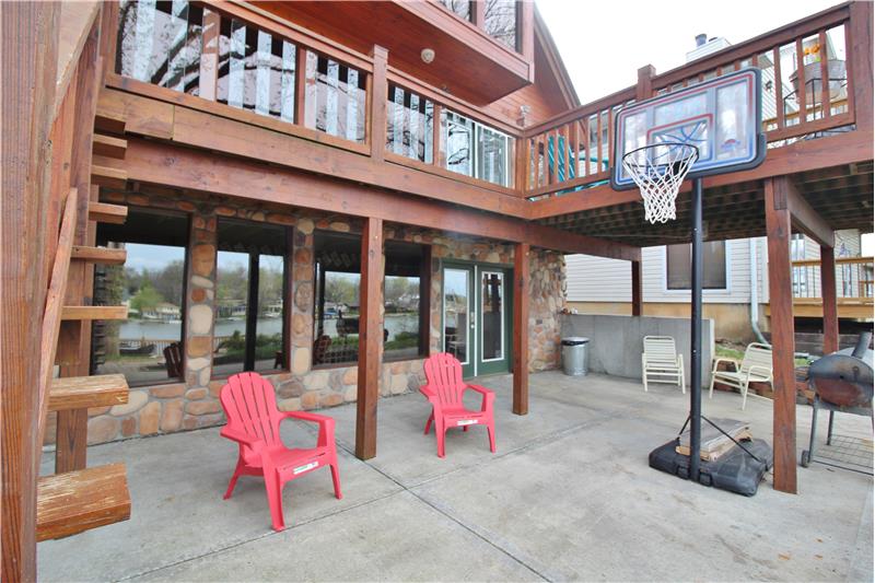 Large Patio! Perfect for Practicing Baseketball!