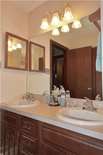 Full / Main Bath