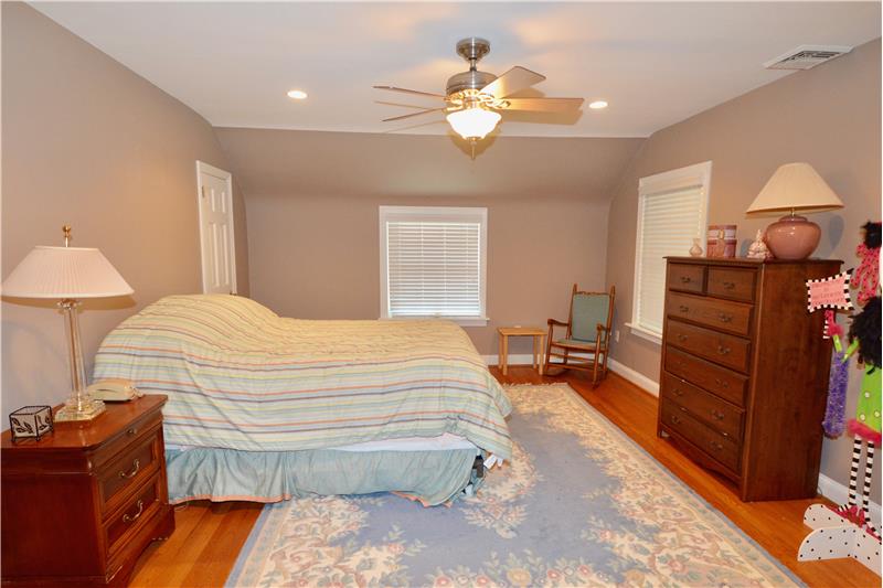 2nd Bedroom