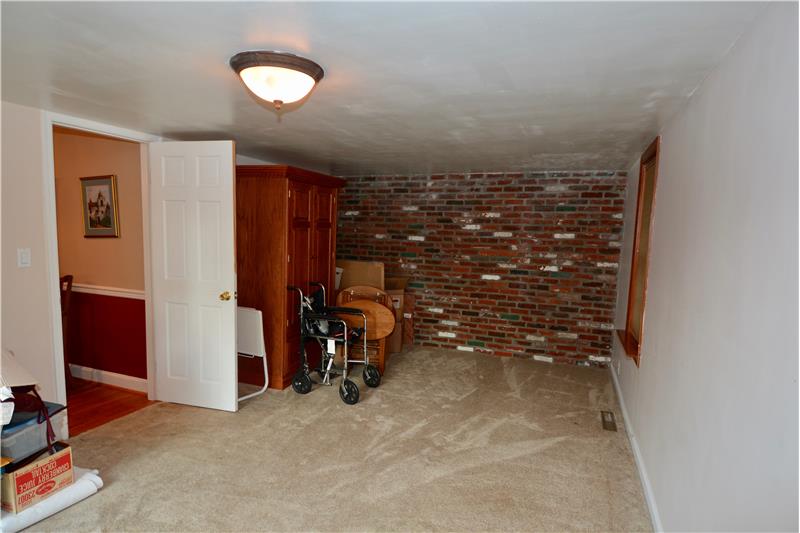 4th bedroom (on 1st floor)