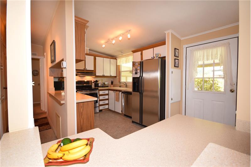 Kitchen/Breakfast Bar